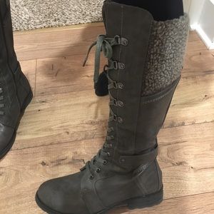 Tall gray women’s boots size 9